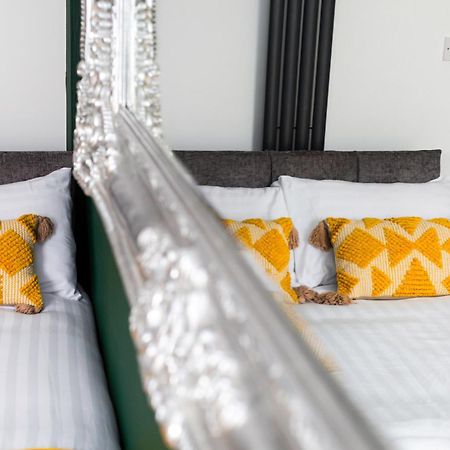 Snuggle Cove Apartments By Bella Vita Stays Ливърпул Екстериор снимка